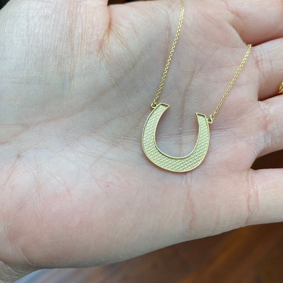 14k Solid Gold Open Horseshoe Horse Shoe Lucky Pendant Necklace - Picture 5 of 7